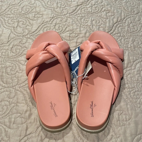 Cute Women’s Sandals - Picture 3 of 9